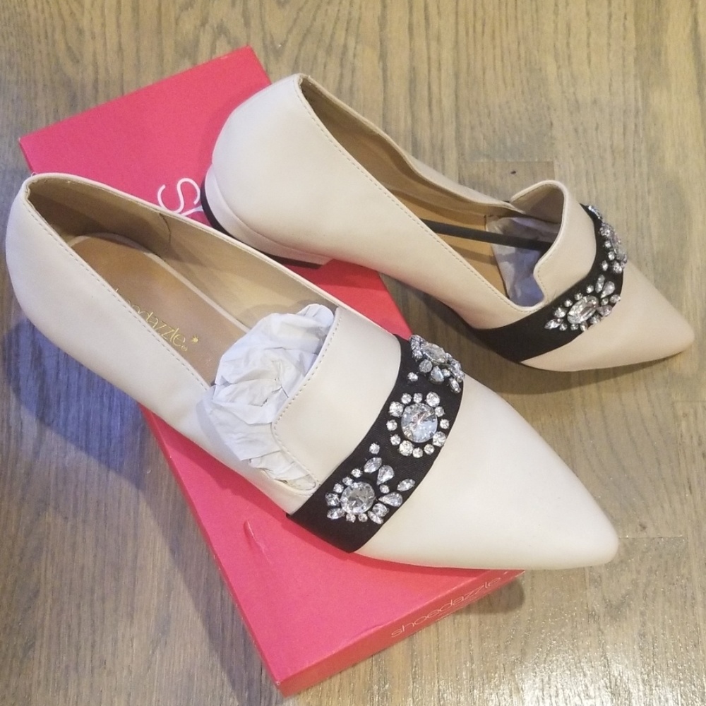 Shoedazzle Juniper Flat size 10